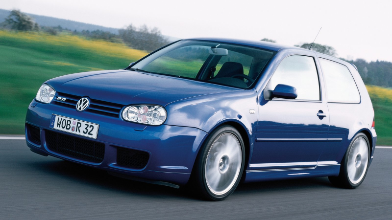Illustration for article titled Blue, Fast And Mean: The History Of The Volkswagen R32 And Golf R